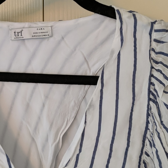 Zara | Crop Top with Flowing Sleeves! - Picture 3 of 6